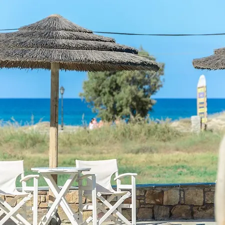 Naxos مكان تخييم